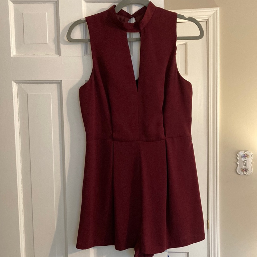 Topshop - Womens 8 romper. Black lace detailing in the back with zip closure
